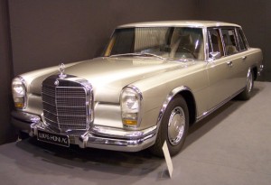 800px-Mercedes-Benz_600_vl_silver_TCE