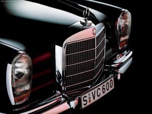 Mercedes-Benz-600_Pullman_Limousine_1964_1024x768_wallpaper_07